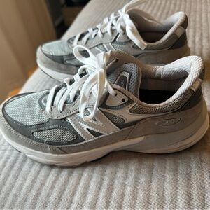 New Balance 990v6 Sneakers